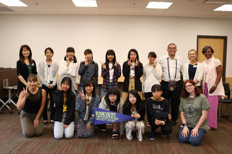 Hekinan students with Edmonds CC International Student Services (ISS) advisor Takako Croce, ISS Executive Director Lisa Thompson, Vice President for Equity and Inclusion Dr. Yvonne Terrell-Powell, and City of Edmonds staff Gillian Lim and Michelle Rockstead.