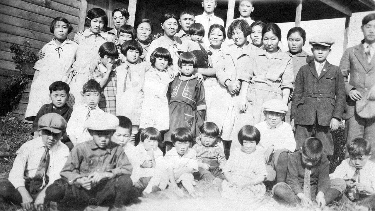Children of the Green Lake community. Photo Courtesy of the Kumasaka Collection.