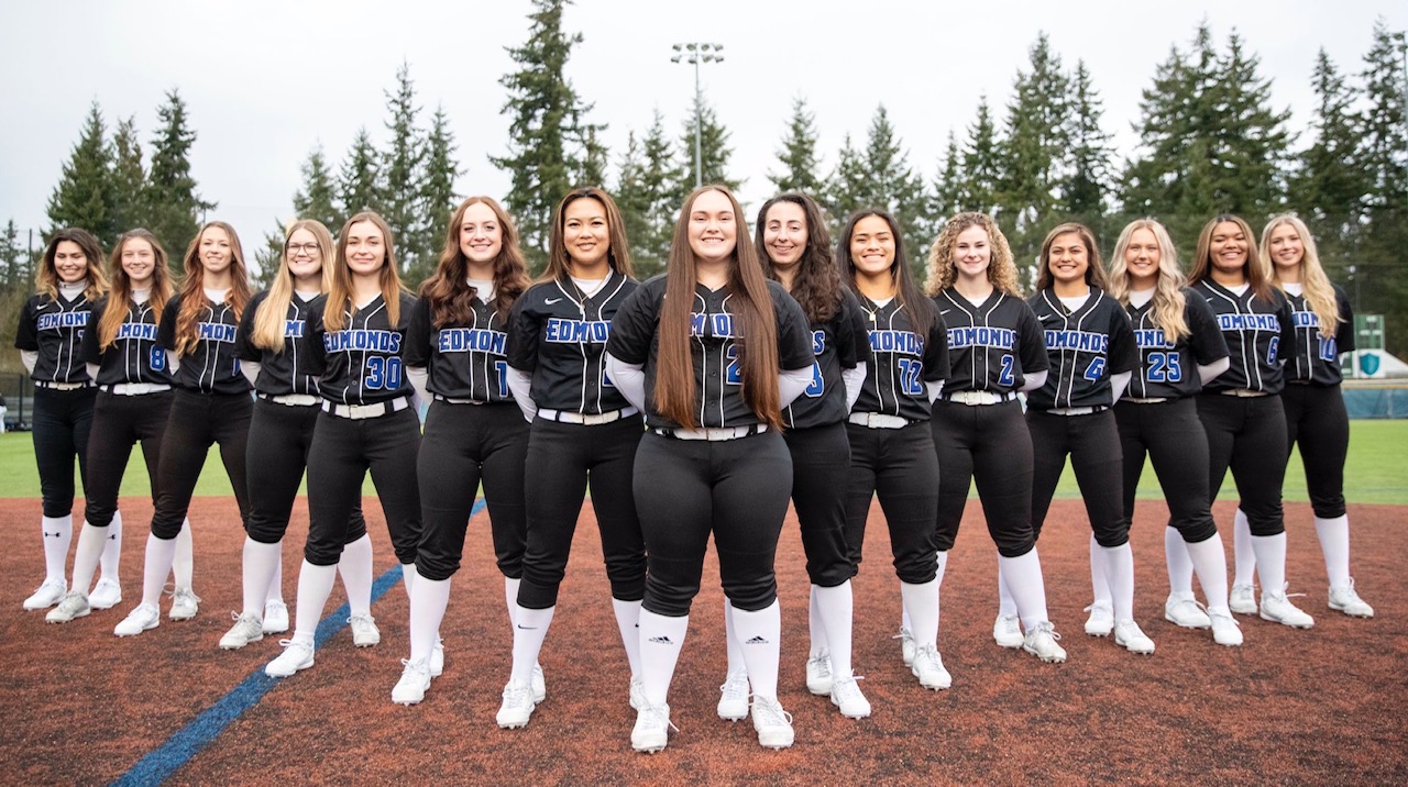 2022 Triton Softball Team