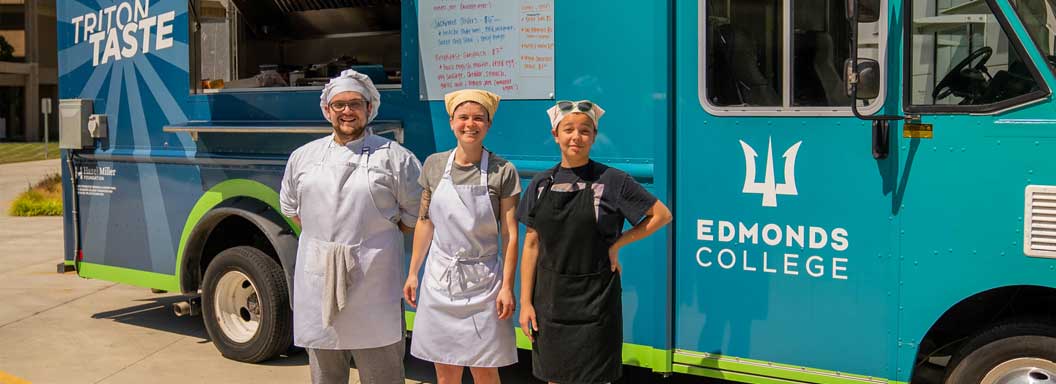 Students in front of the food truck