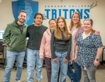 Janice Tjandra with Edmonds College Advisors